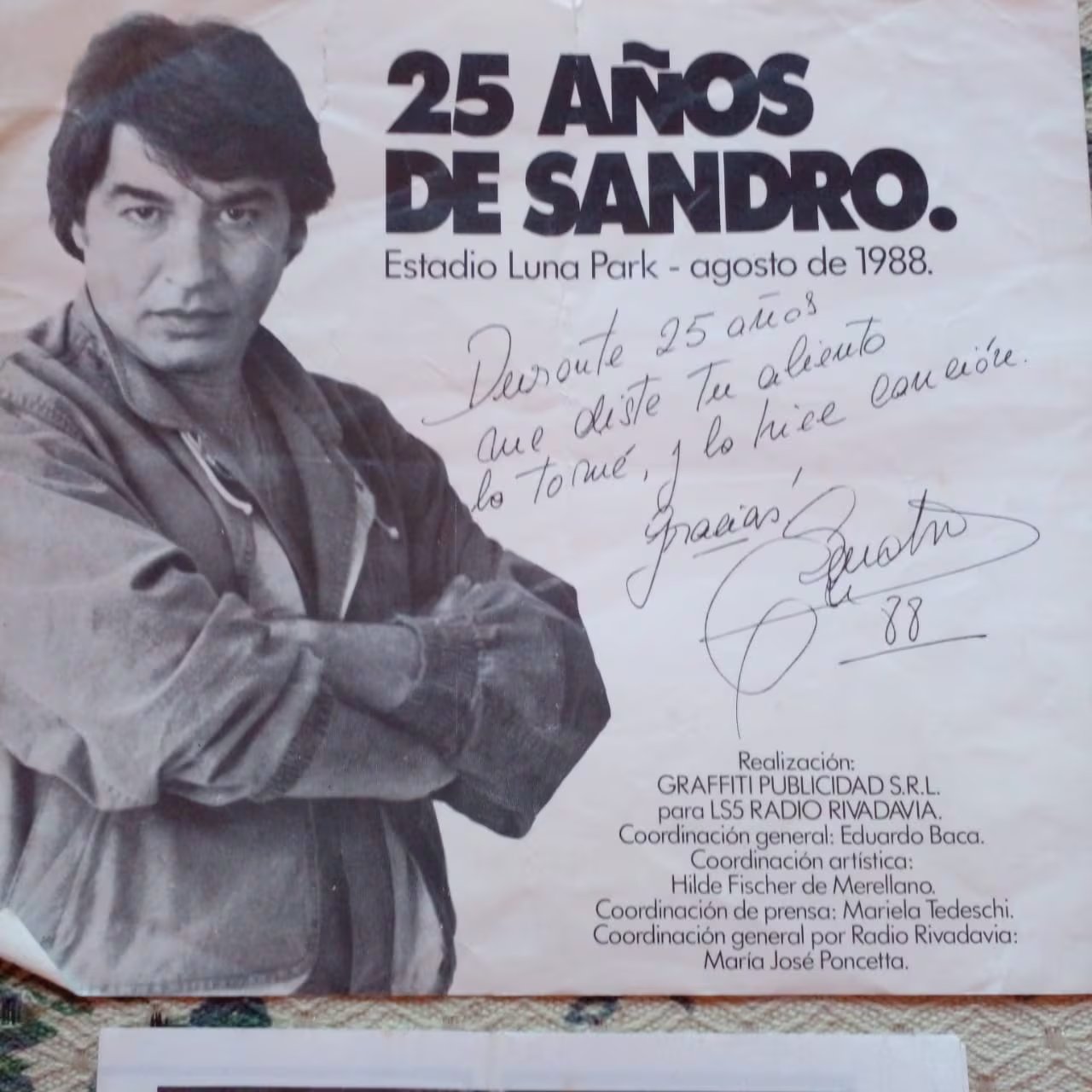 Recuerdos de giras, clubes de fans y esperas que forjaron el vínculo de las nenas de Sandro, una experiencia colectiva que hoy se resignifica en la memoria y el legado del artista.