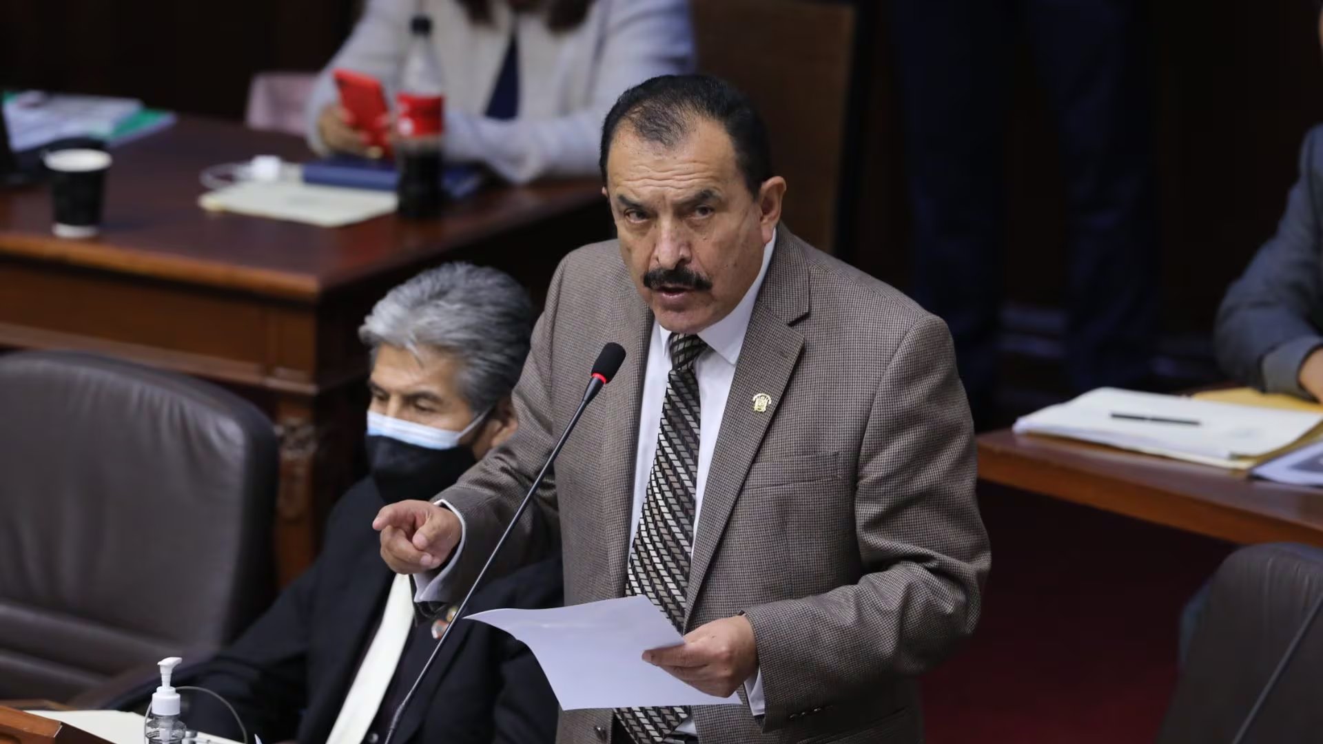 Edgard Reymundo es el candidato del grupo parlamentario Boque Democrático| Congreso