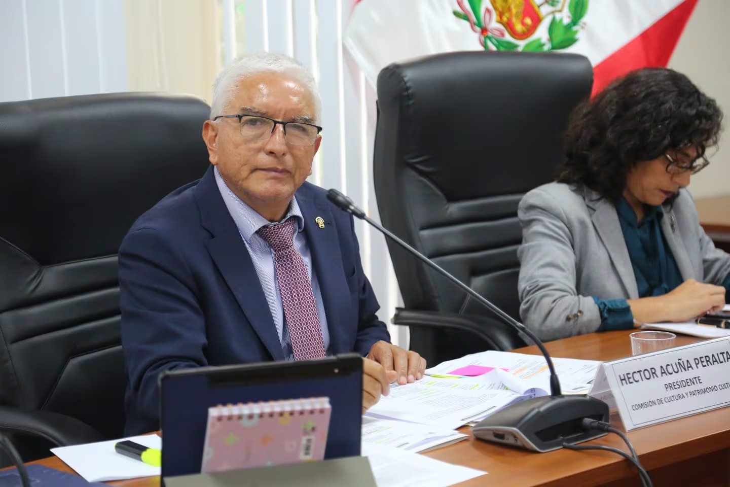 Congresista Héctor Acuña es uno de los candidatos a la presidencia del Congreso. 