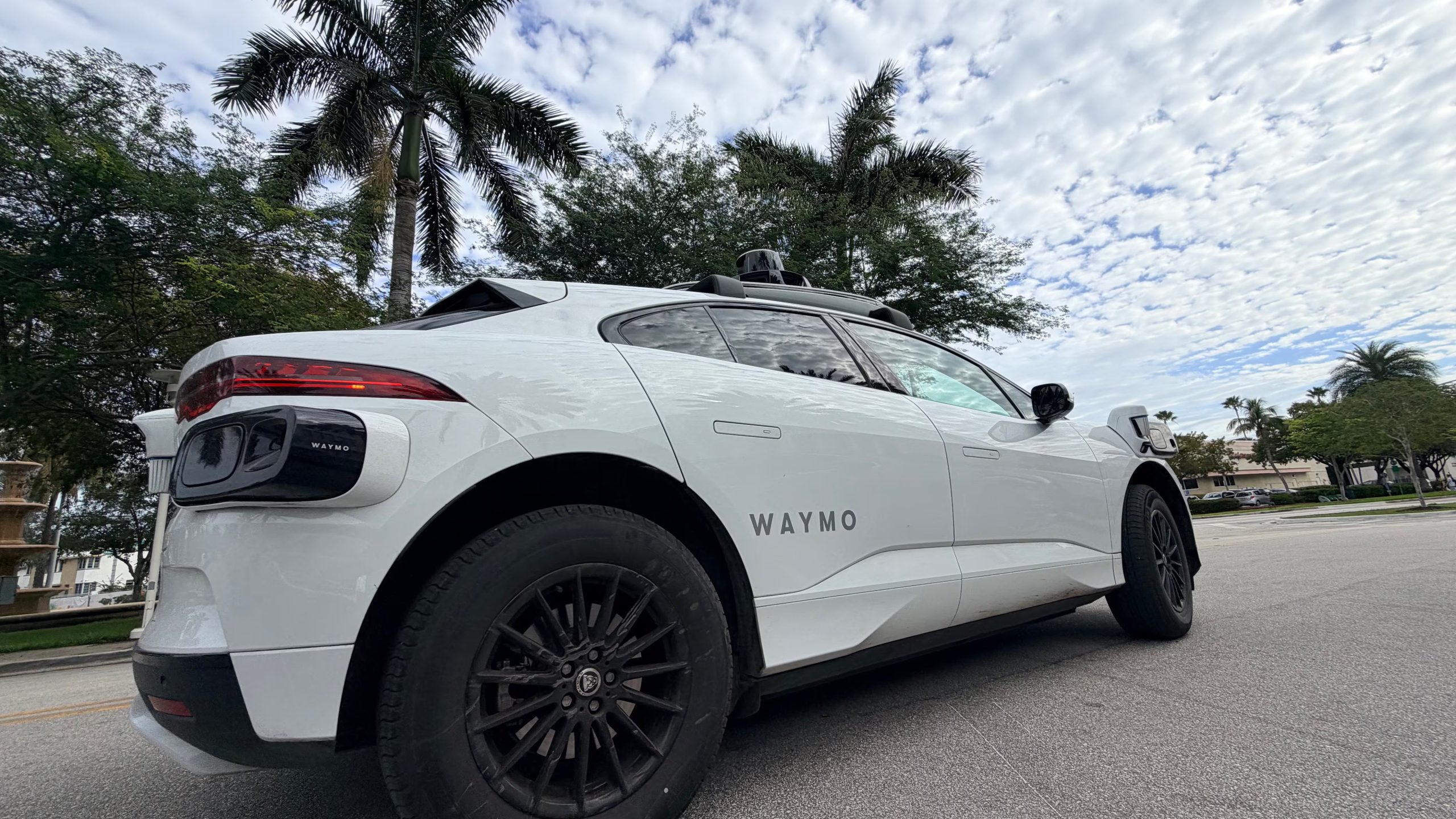 Waymo asegura que el tiempo de respuesta entre la solicitud y la recomendación de un asistente remoto es de apenas unos segundos.(Foto: Opy Morales/Infobae)