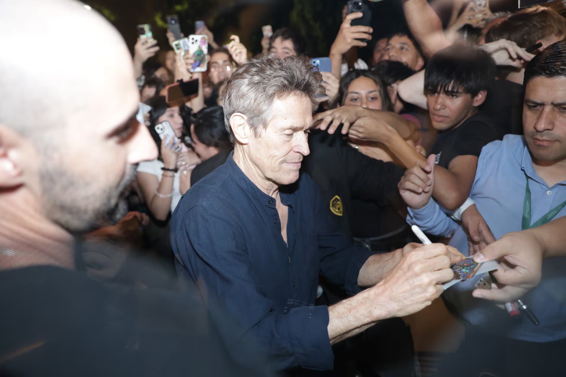 A las afueras del MALBA, el reconocido actor se tomó el tiempo de interactuar con el público local 