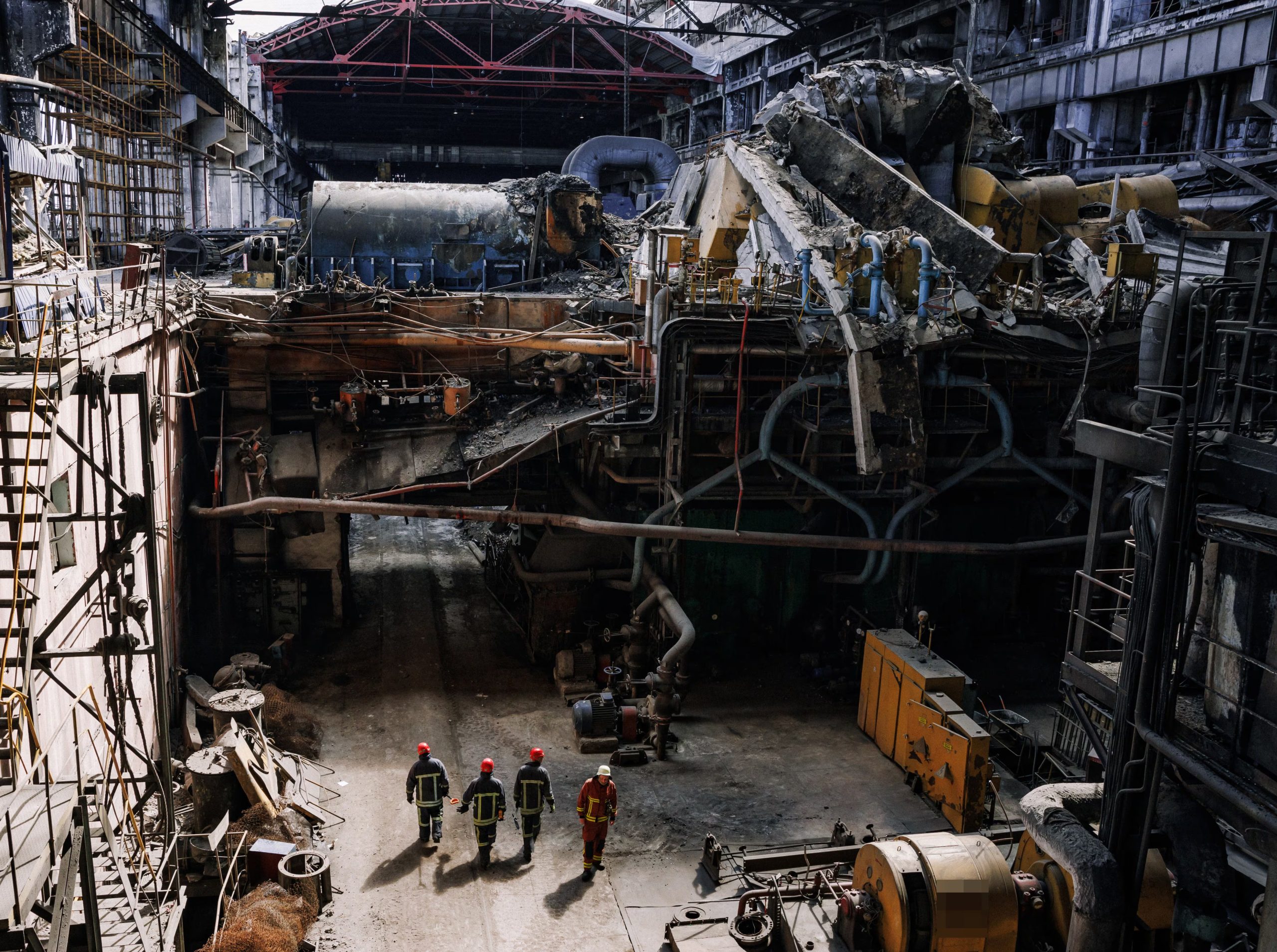 La central de Burshtyn, irreparable tras los misiles rusos. Klymenko denunció que estos ataques buscan quebrar la moral mediante el frío (Embajada de Ucrania en Argentina)