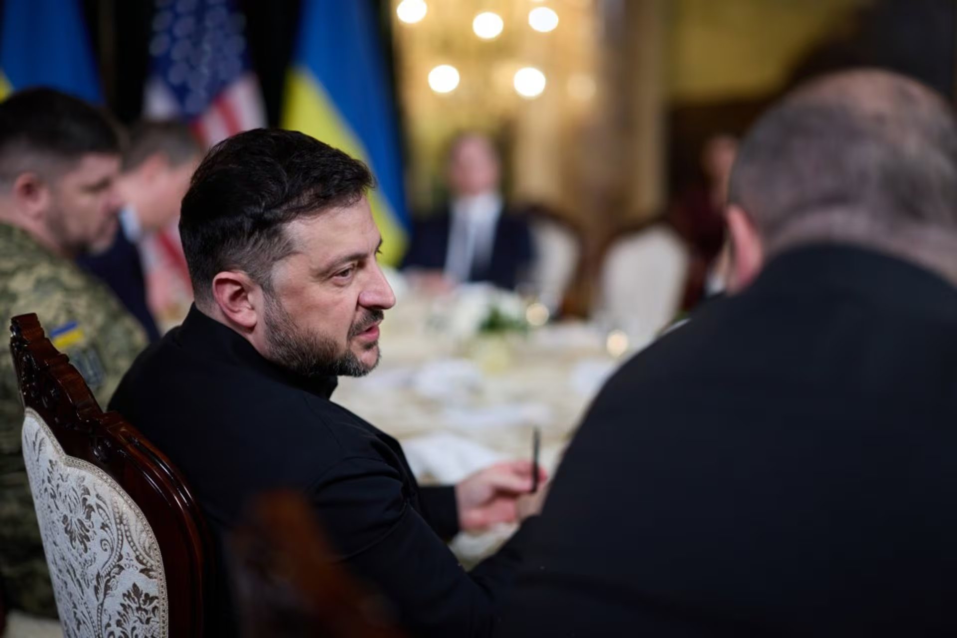 El presidente de Ucrania, Volodimir Zelensky, durante una reunión en Florida con Donald Trump