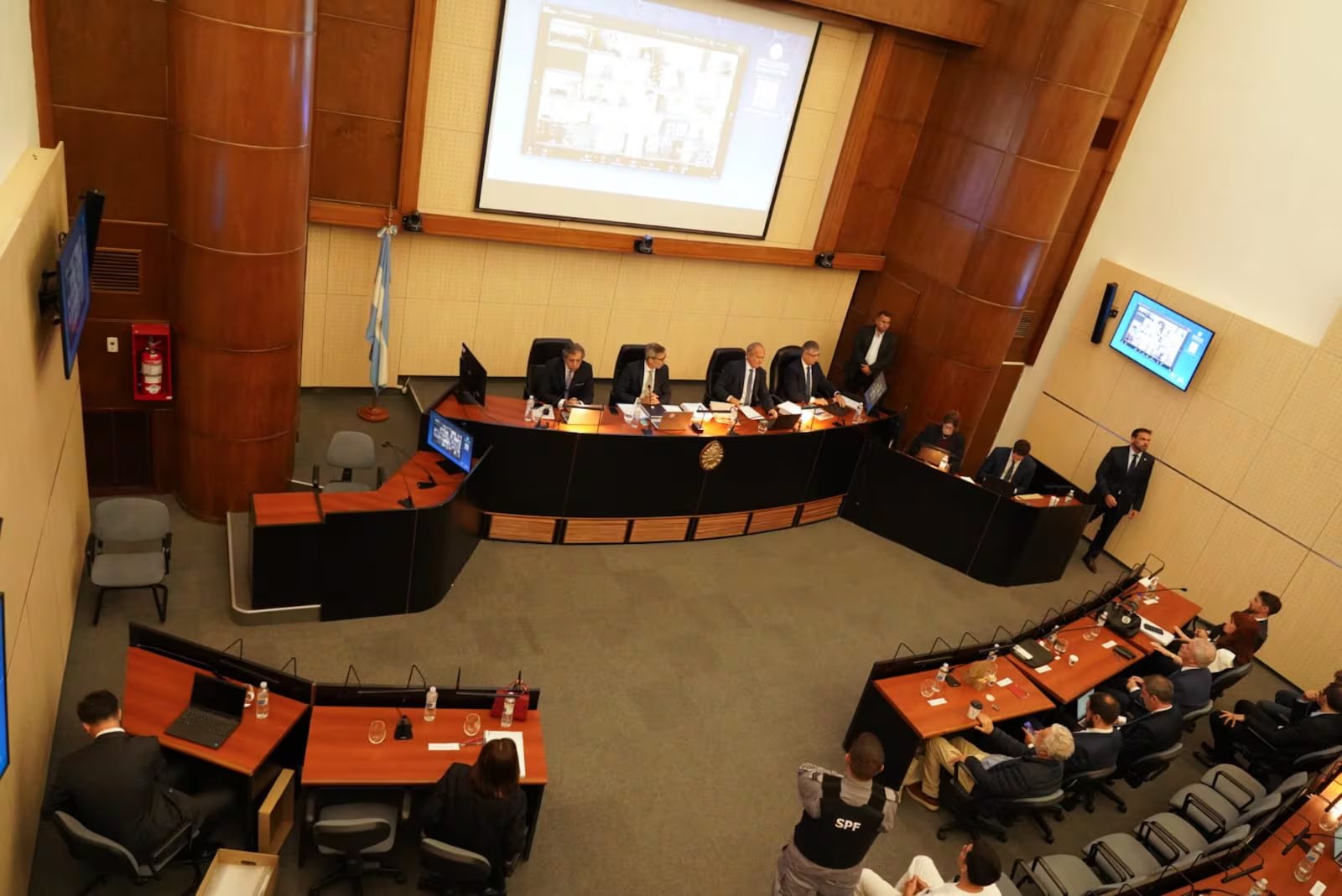 CFK fue indagada en la sala Auditorium (conocida como AMIA) en el subsuelo del edificio