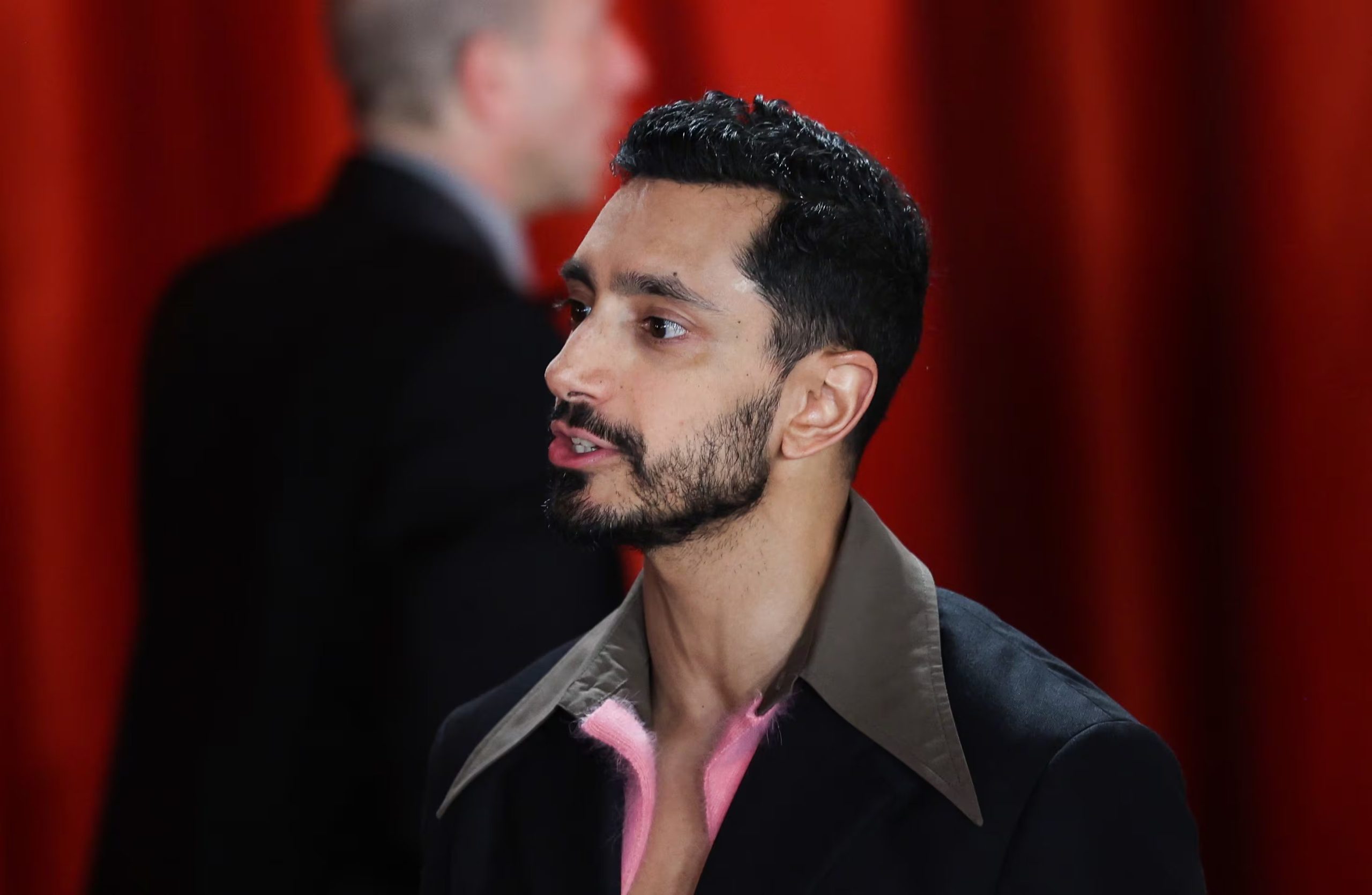 El actor británico utiliza la comedia para reivindicar el valor del error y replantear el éxito personal (REUTERS/Aude Guerrucci)