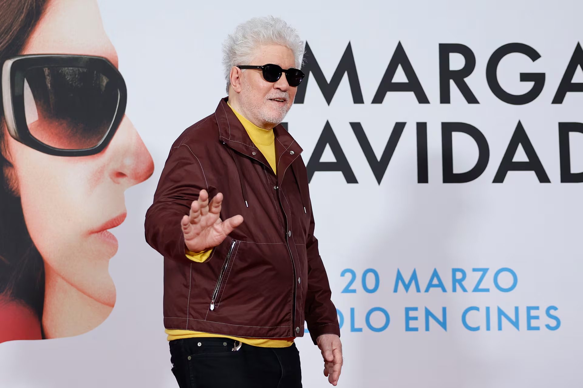 Pedro Almodóvar explora la autoficción y el dolor ajeno como inspiración en su nueva película 'Amarga Navidad'
