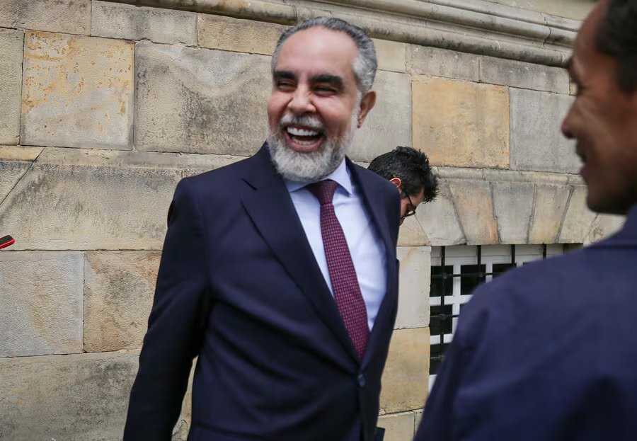 El ministro del Interior interpuso dos tutelas, alegando violaciones a los derechos fundamentales del mínimo vital, el trabajo digno y en condiciones justas, a la dignidad humana e igualdad - crédito Colprensa