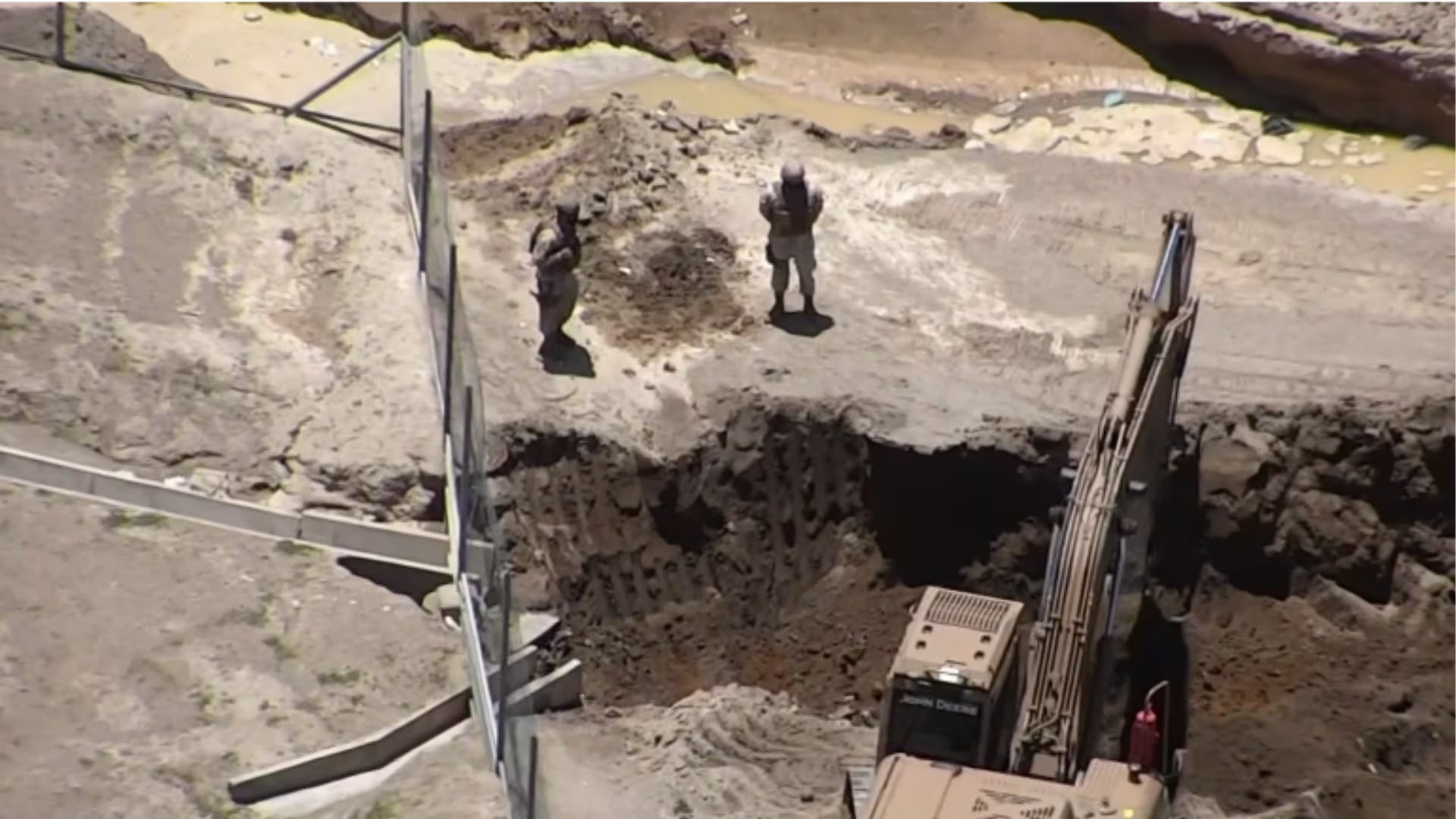 Así avanzan las zanjas y muros que Chile construye en la frontera con Perú antes de la visita de Kast. (Foto: Captura video/Meganoticias)