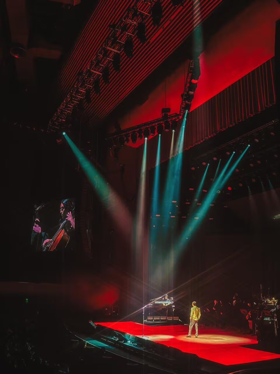 El repertorio incluyó éxitos como “No podrás”, “Yo quería”, “Por amarte así” y “Lloviendo estrellas”, desatando nostalgia y emoción entre los asistentes. - (Miriam Estrella/ Infobae)