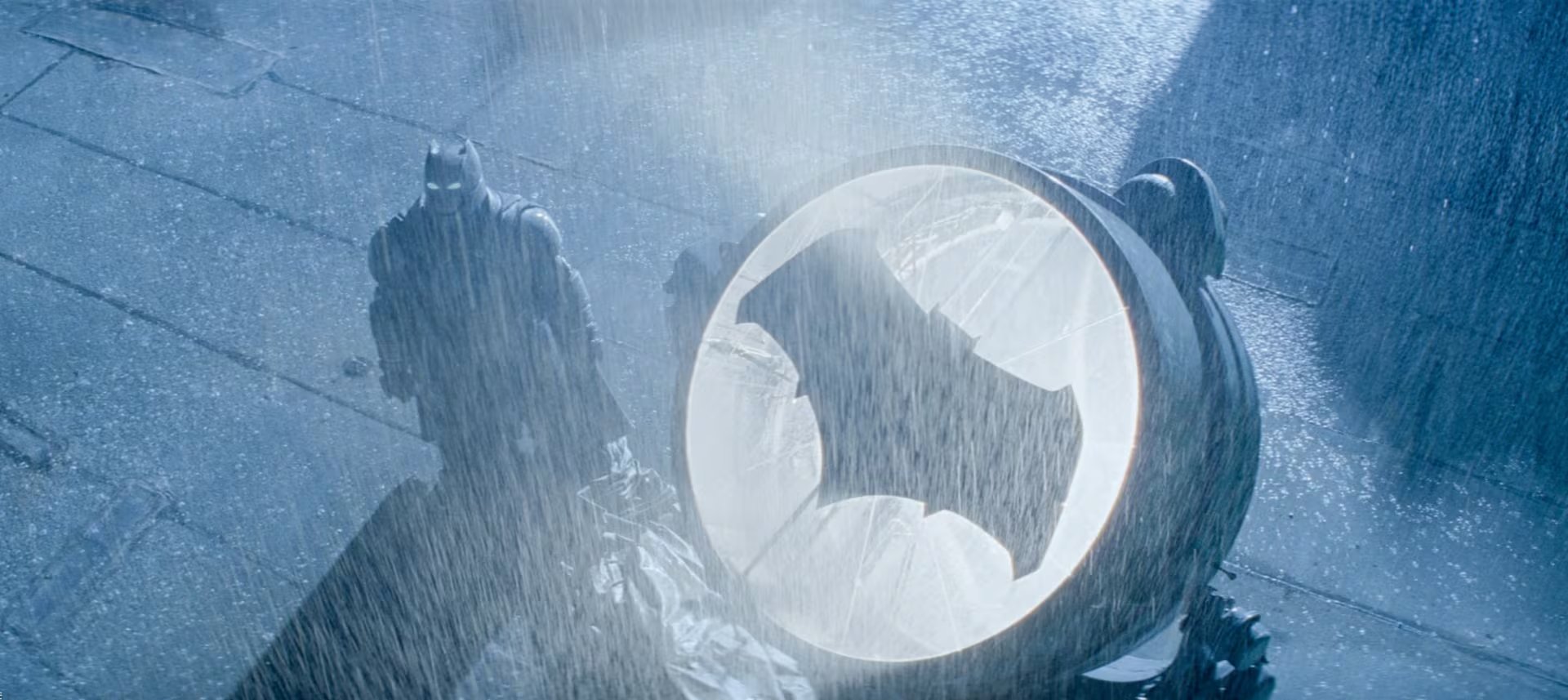 Ben Affleck fue elegido como Batman tras un proceso creativo que incluyó bocetos y análisis profundo de sus capacidades como Bruce Wayne (Warner Bros.)