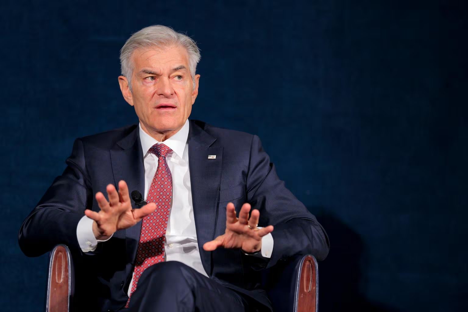 Mehmet Oz, Administrador de los Centros de Servicios de Medicare y Medicaid (@mcgmouton57)