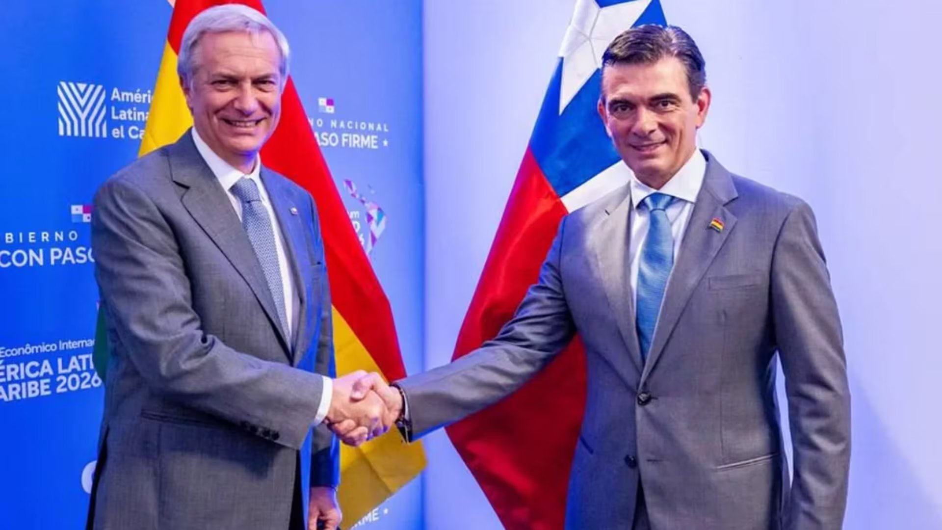 José Antonio Kast y Rodrigo Paz se conocieron durante un foro de la CAF en Panamá. Enero, 2026.
