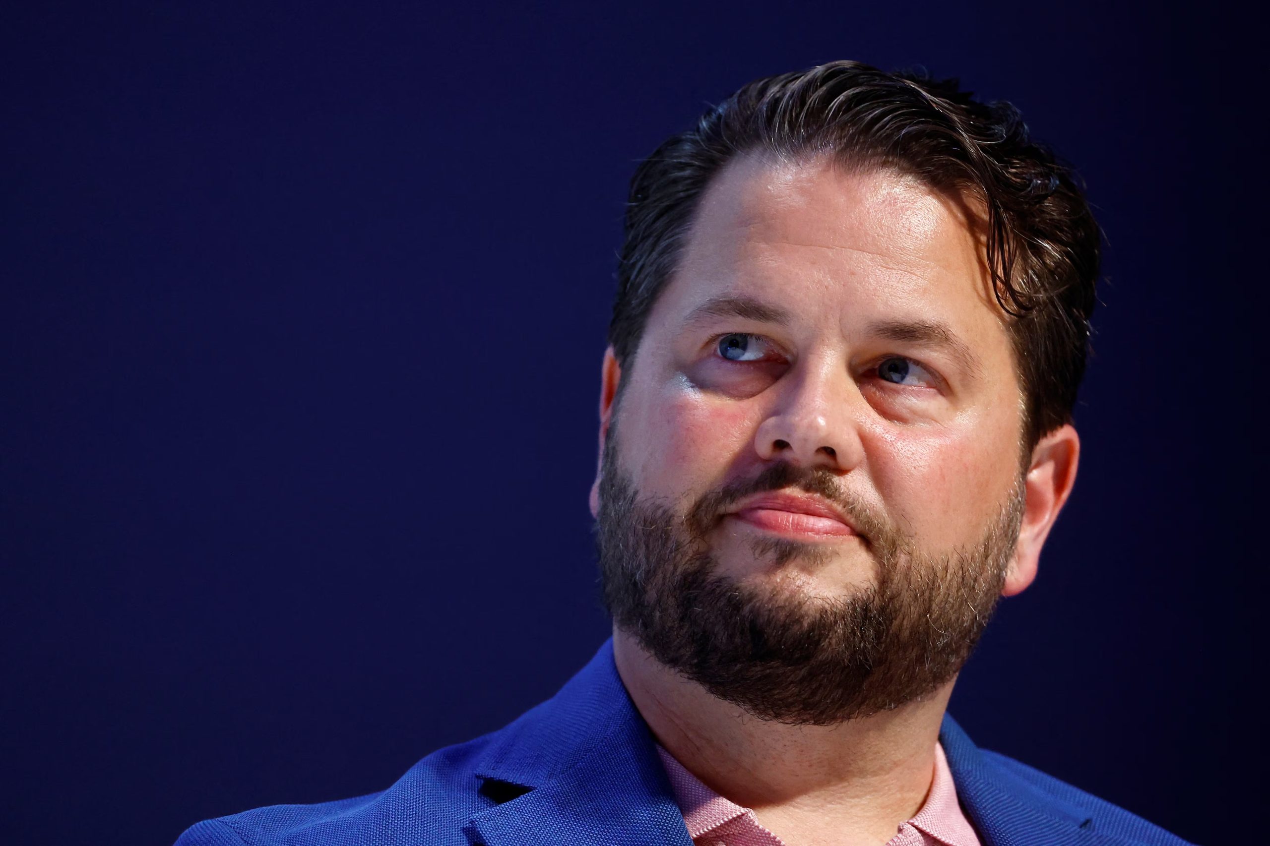 El CEO de Pinterest, Bill Ready alertó que las redes sociales no son seguras para menores de 16 años (REUTERS/Eric Gaillard)