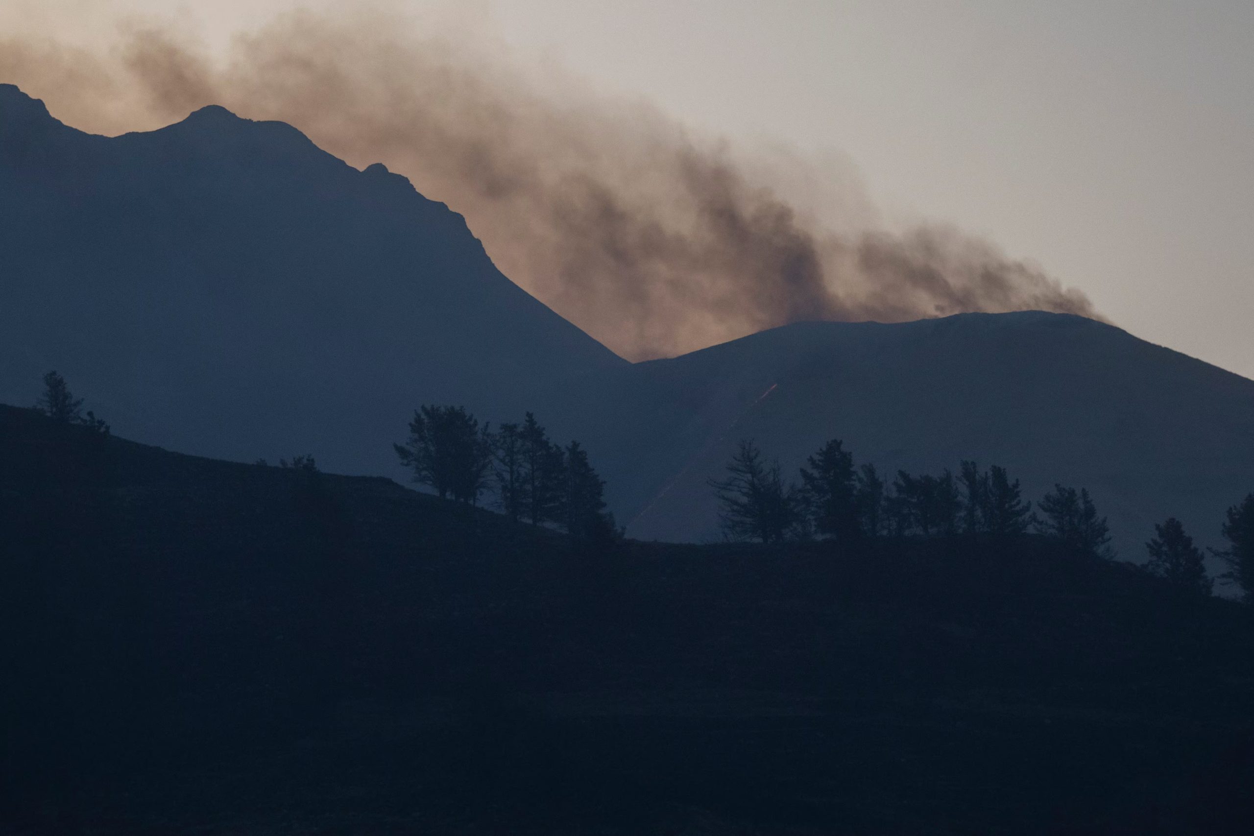 Incendios forestales. EFE/ Pedro Puente Hoyos