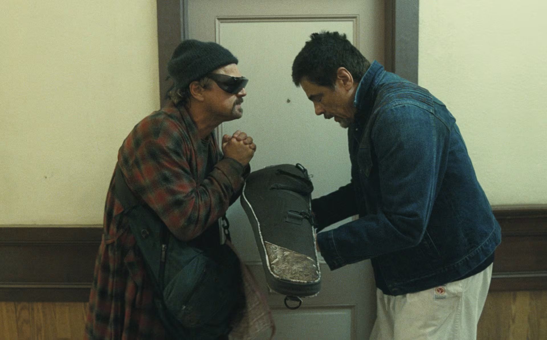 05/01/2026 'Una batalla tras otra' triunfa en unos Critics Choice Awards en los que 'Sirat' se va de vacío.

'Una batalla tras otra', el filme dirigido por Paul Thomas Anderson y protagonizado por Leonardo DiCaprio, se alzó con el premio a la mejor película en la 31.ª edición de los Critics Choice Awards. 'Frankenstein' y 'Los pecadores', ambas con cuatro premios cada una, fueron otras de las triunfadoras en los galardones que anualmente concede a la Broadcast Film Critics Association y que también premian a lo mejor de la televisión con 'The Studio', 'Adolescencia' y 'The Pitt' como títulos más destacados.

SOCIEDAD CULTURA
WARNER BROS.
