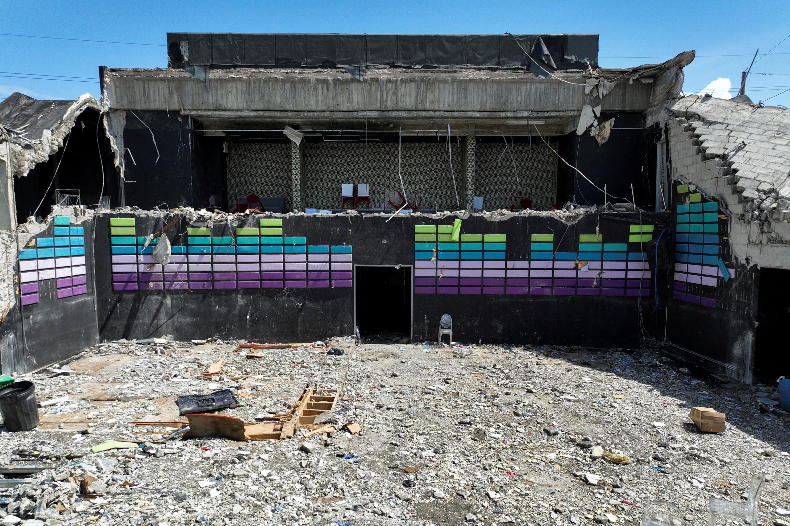 El proceso judicial por la tragedia en Jet Set incorpora como posibles responsables civiles a la madre de los propietarios, la Alcaldía de Santo Domingo y el Ministerio de Obras Públicas. (REUTERS/Ricardo Arduengo/File Photo)