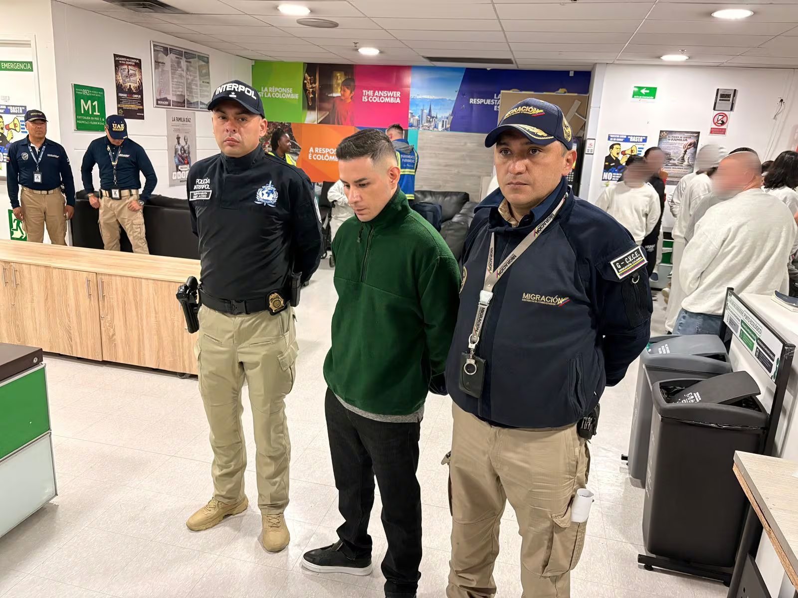 La reciente captura de Ángel Esteban Aguilar Morales, conocido como “Lobo Menor”, marca un golpe relevante contra las redes delictivas transnacionales. - crédito Migración Colombia