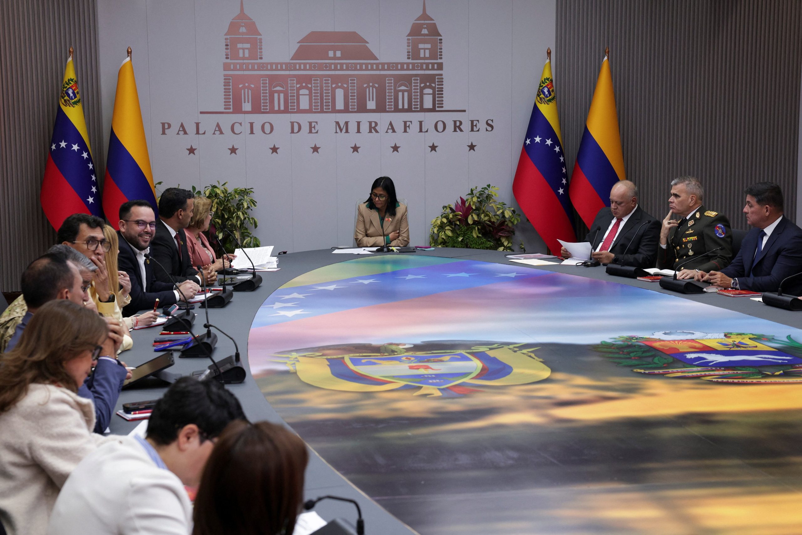 Delcy Rodríguez, recibe a la delegación del Gobierno de Colombia en Caracas, en una reunión centrada en proyectos de integración económica fronteriza - crédito Gaby Oraa/Reuters