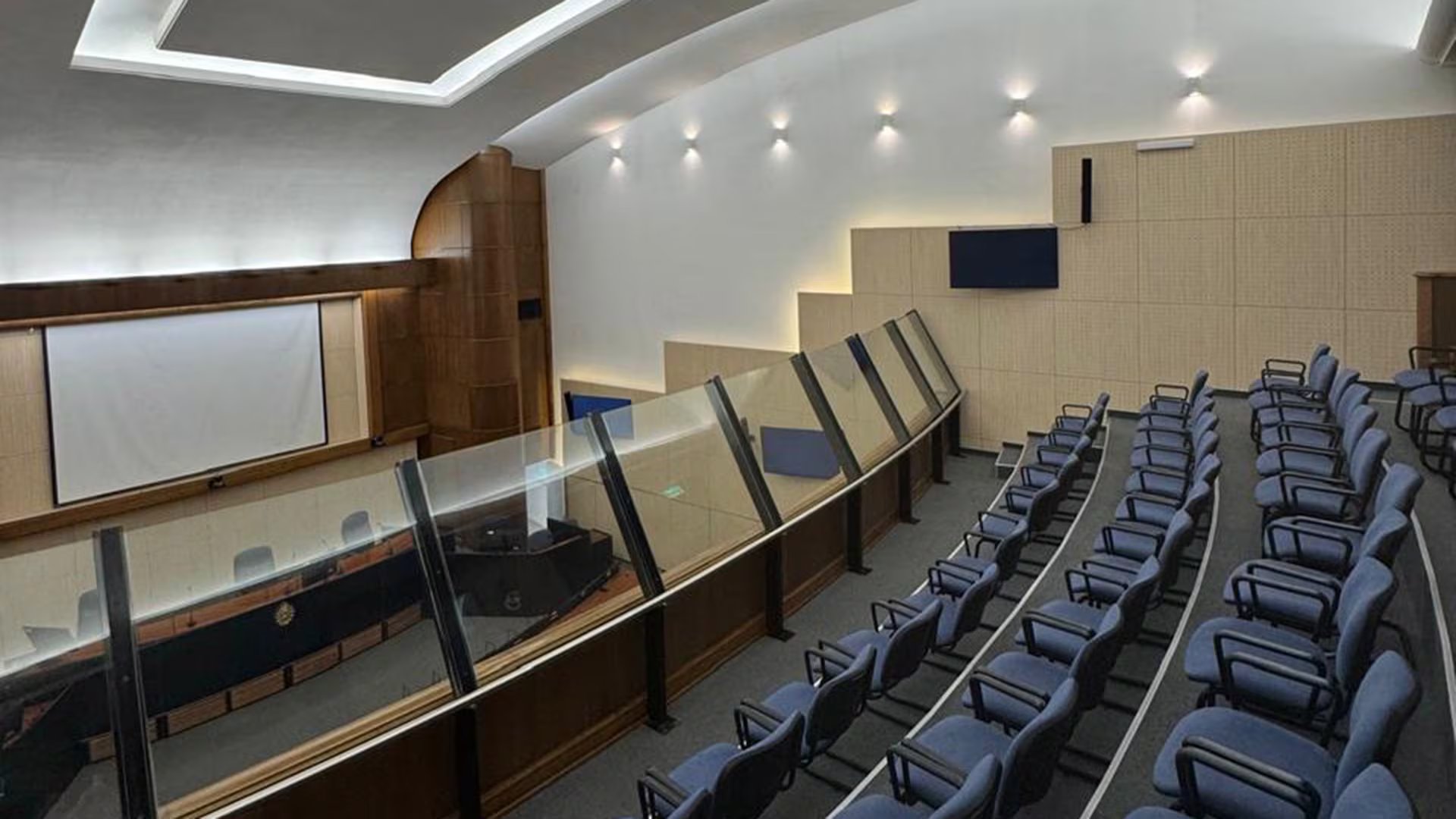 Así es el Salón Auditorium de Comodoro Py.