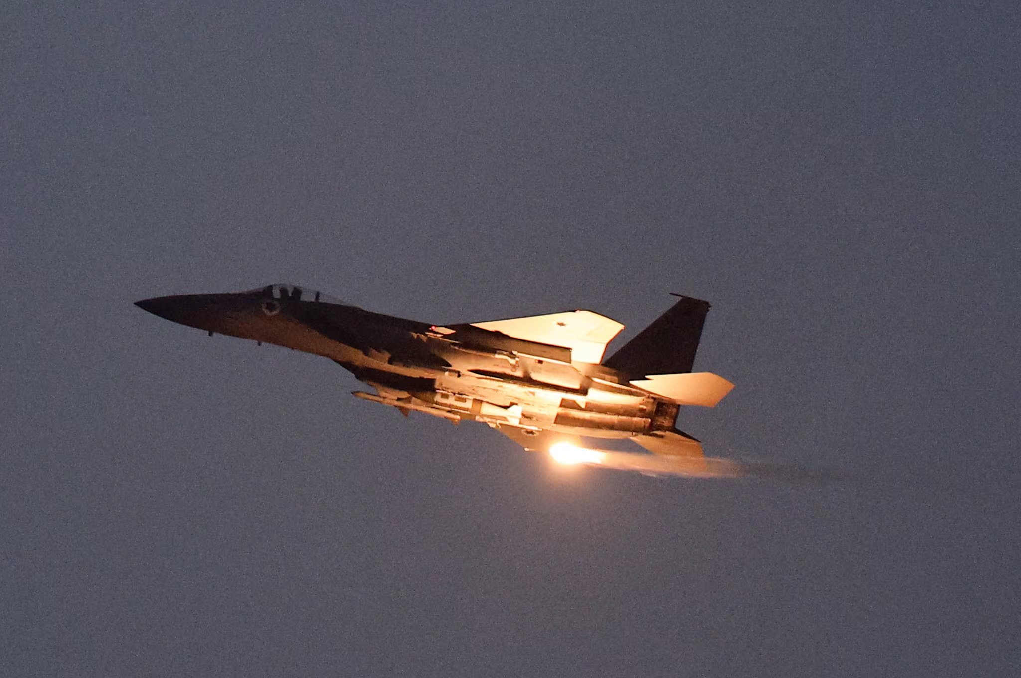 Israel continúa los bombardeos contra objetivos del régimen iraní (REUTERS/Amir Cohen)