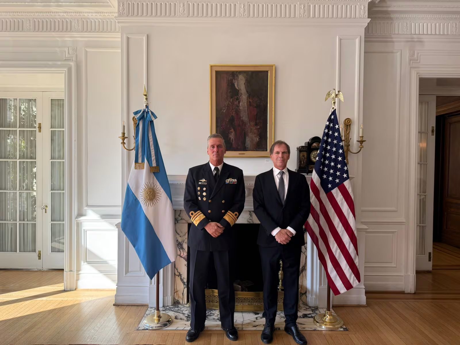 El Embajador en EEUU, Alec Oxenford, y el Jefe del Estado Mayor Conjunto de las Fuerzas Armadas, Vicealmirante Marcelo Alejandro Dalle Nogare