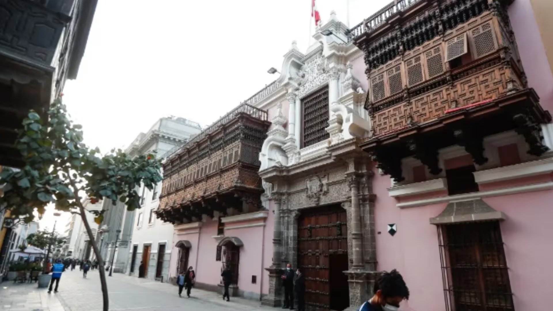 Perú formaliza evacuación de su personal en el extranjero ante escenarios de guerra