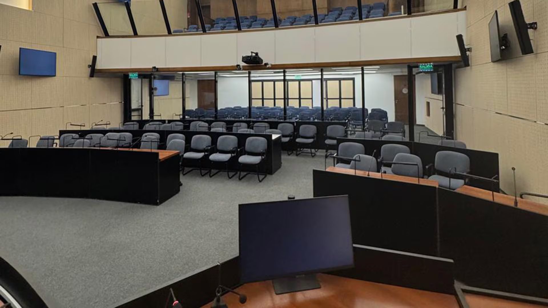 La audiencia se realizará en el Auditorium de Comodoro Py, una sala de gran tamaño reacondicionada para juicios complejos, con capacidad para más de 200 personas y equipamiento tecnológico para transmitir las audiencias en vivo