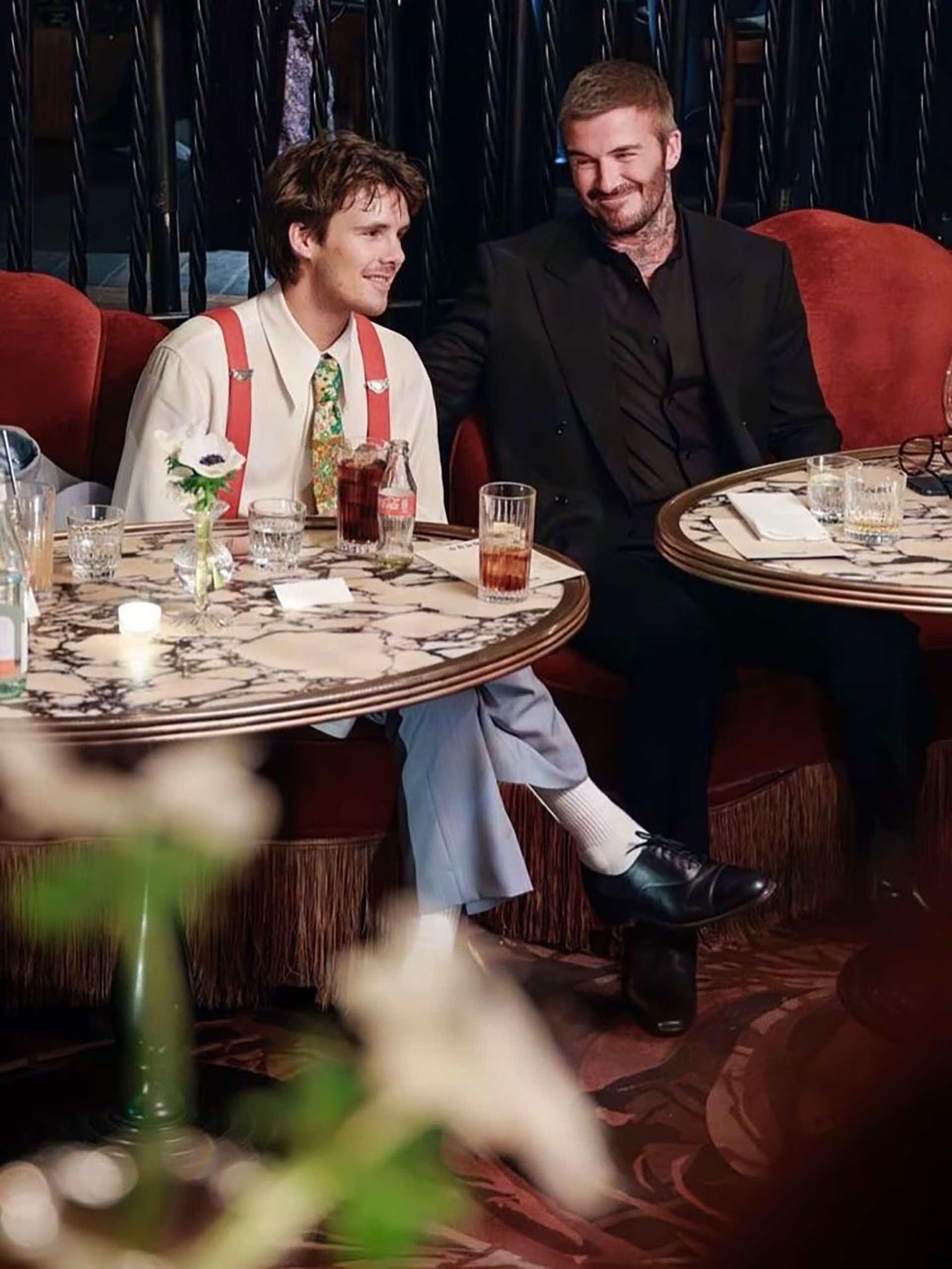 La presencia de David Beckham en el espectáculo de su hijo menor reforzó el lazo familiar y el seguimiento constante a la carrera musical de Cruz, quien lidera la banda The Breakers en escenarios internacionales
(Archivo: @victoriabeckham)