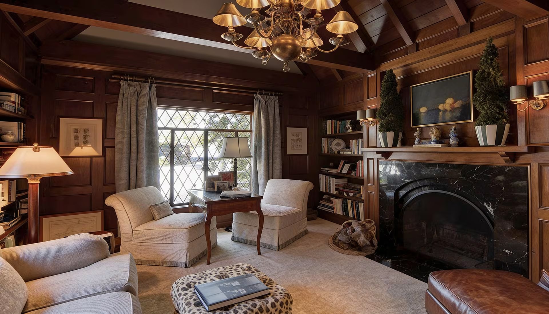 El ambiente de la mansión celebra tanto el éxito profesional como la convivencia cotidiana de los Hudson