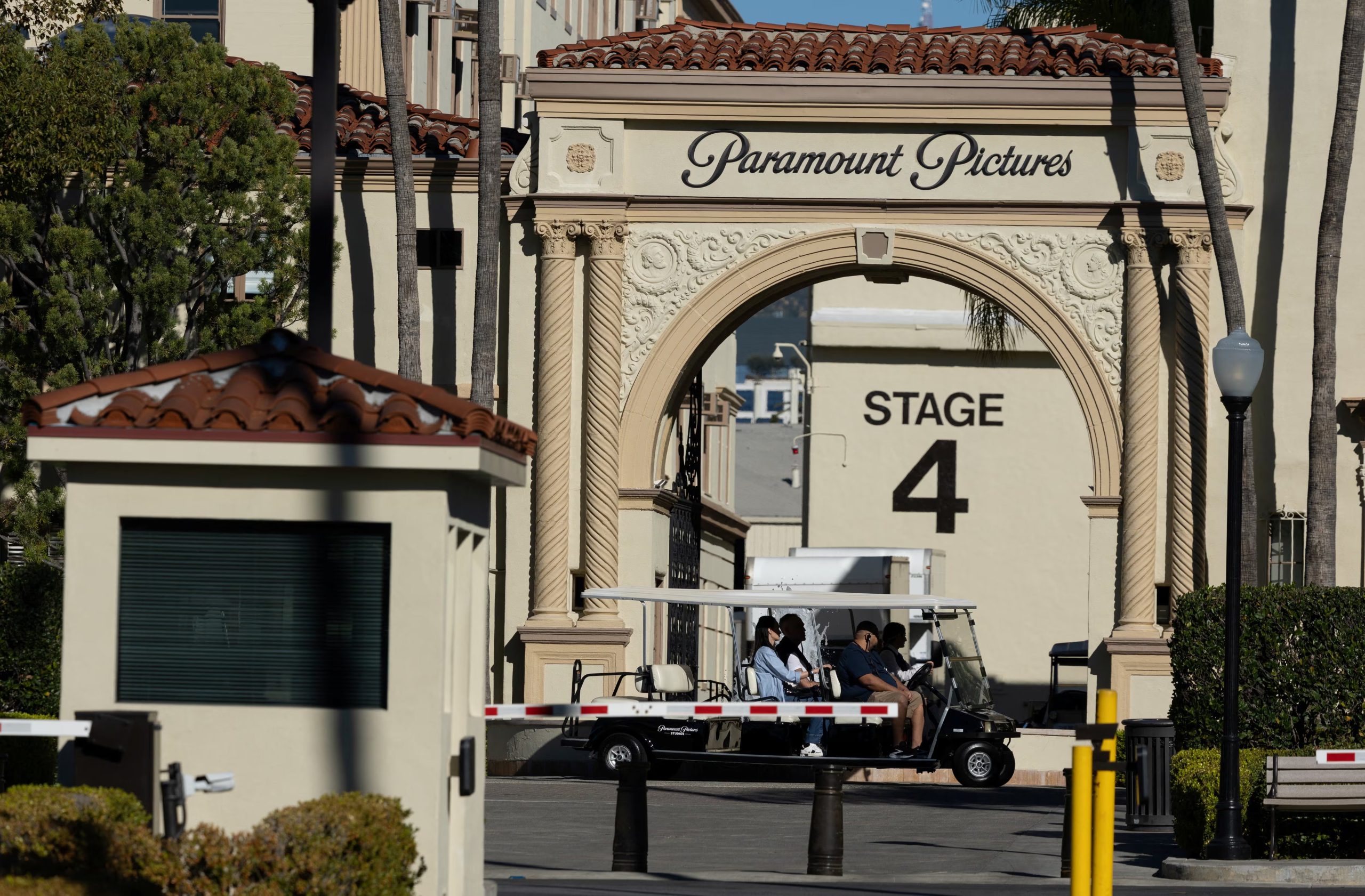 Estudios históricos de Hollywood, como Paramount, redujeron drásticamente su producción anual y mudaron rodajes fuera de Los Ángeles - REUTERS/Mike Blake