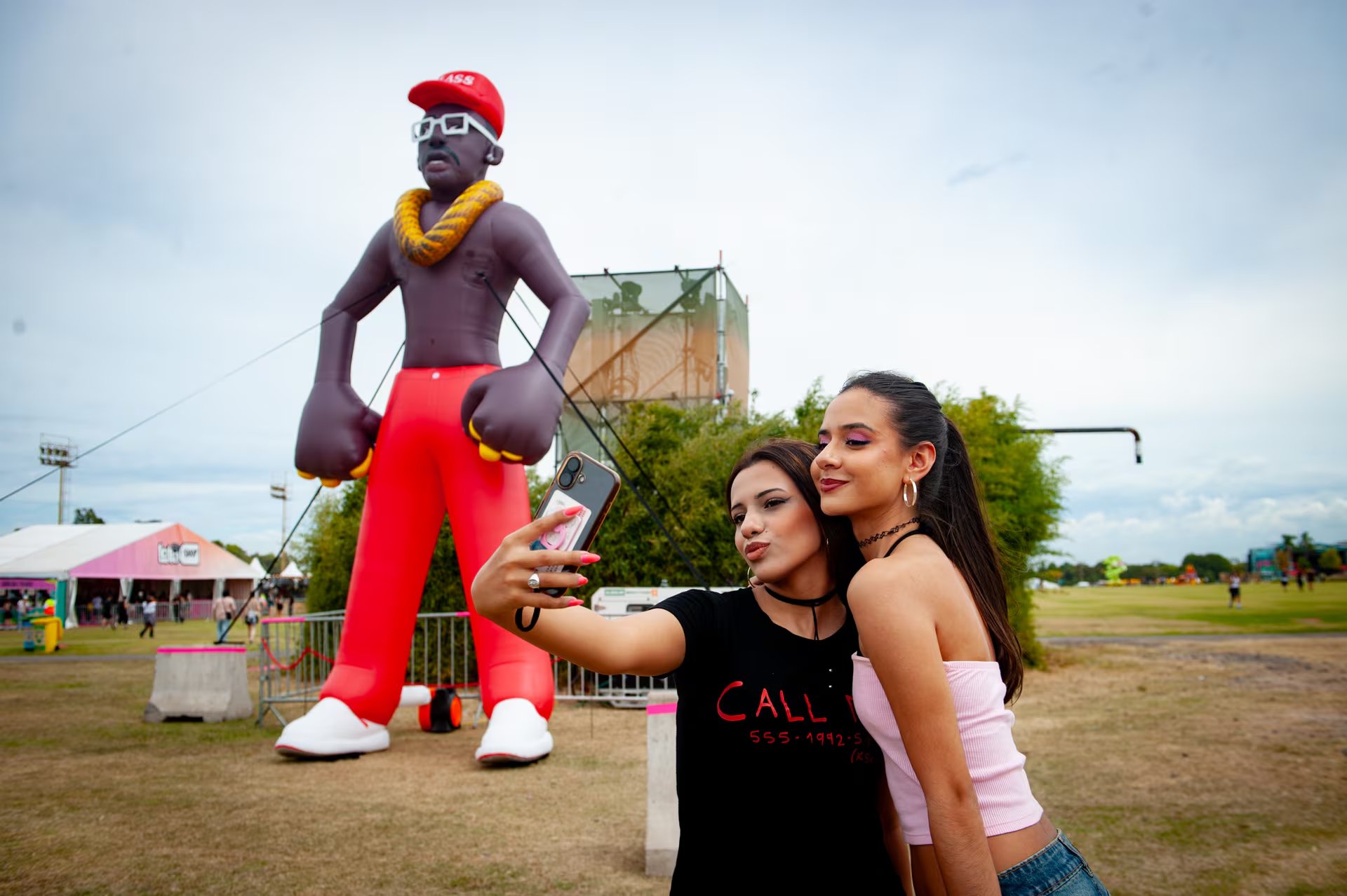 Lollapalooza destaca como catalizador de vínculos sociales al promover la convivencia y pertenencia colectiva ante la fragmentación digital y social 
