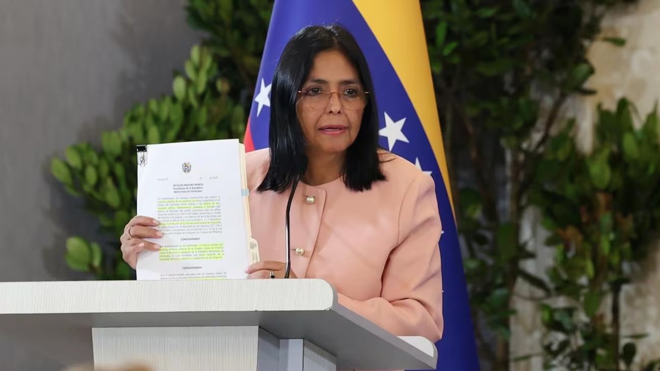 La presidenta interina de Venezuela, Delcy Rodríguez, decidió cancelar el viaje que tenía previsto realizar a la frontera con Colombia - crédito Europa Press