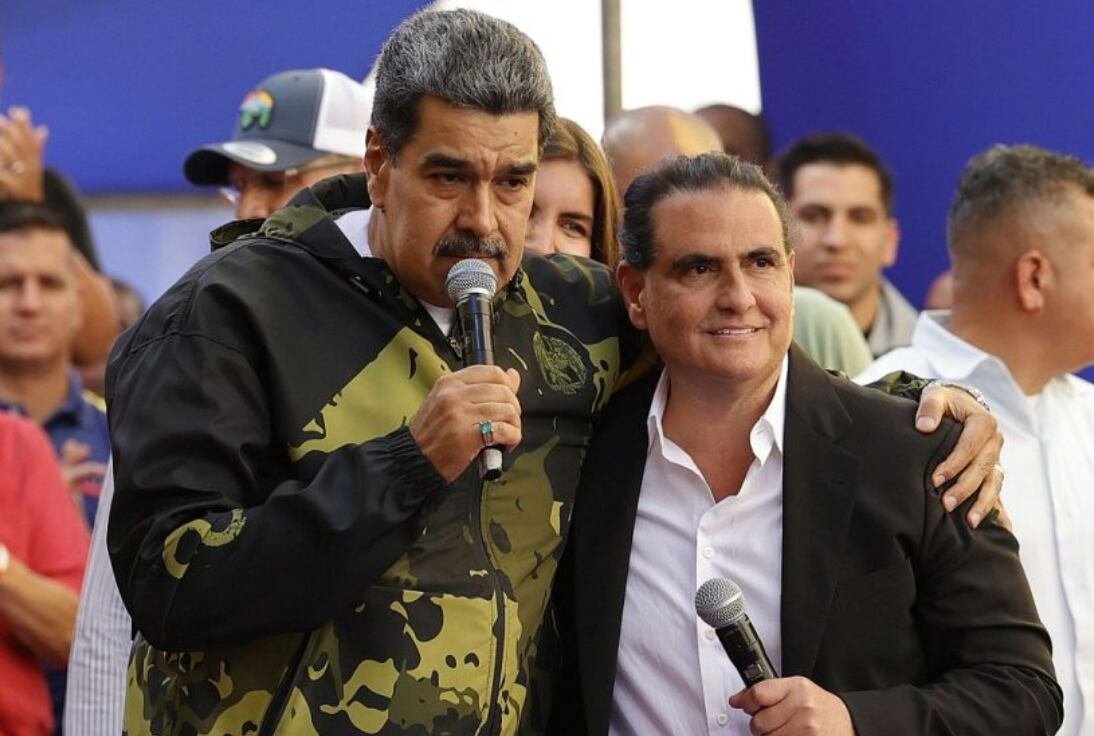 Nicolás Maduro junto a Alex Saab (Archivo)