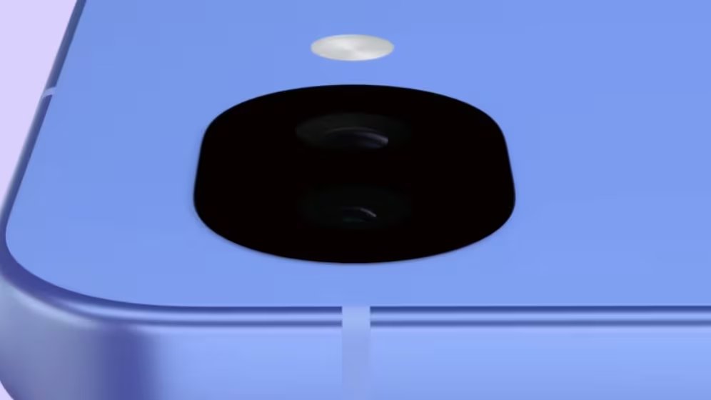 Google ha optado por un módulo plano que no sobresale de la superficie trasera. 

(YouTube Made by Google)