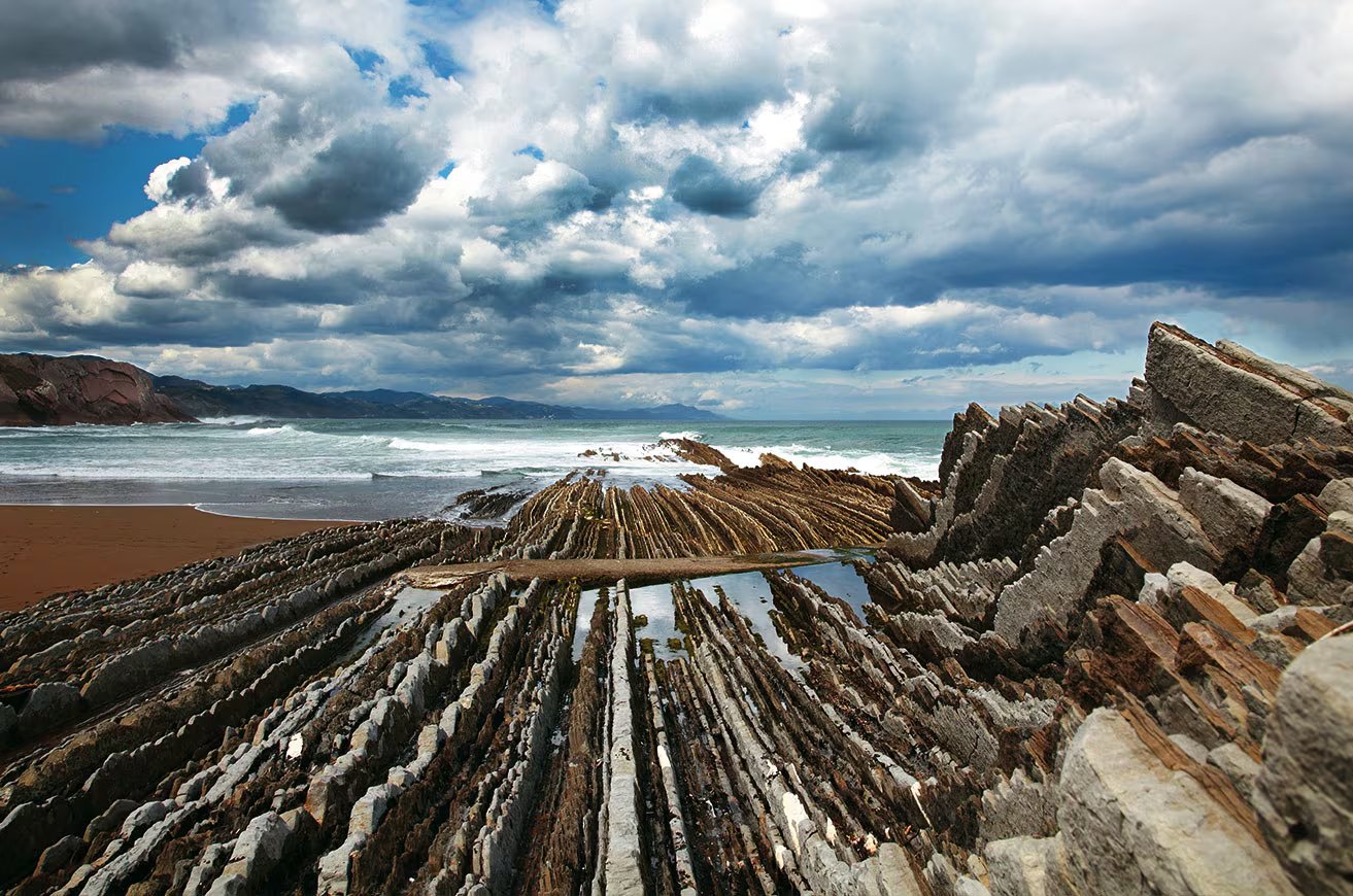 La ruta del Flysch en el País Vasco (Turismo Euskadi).