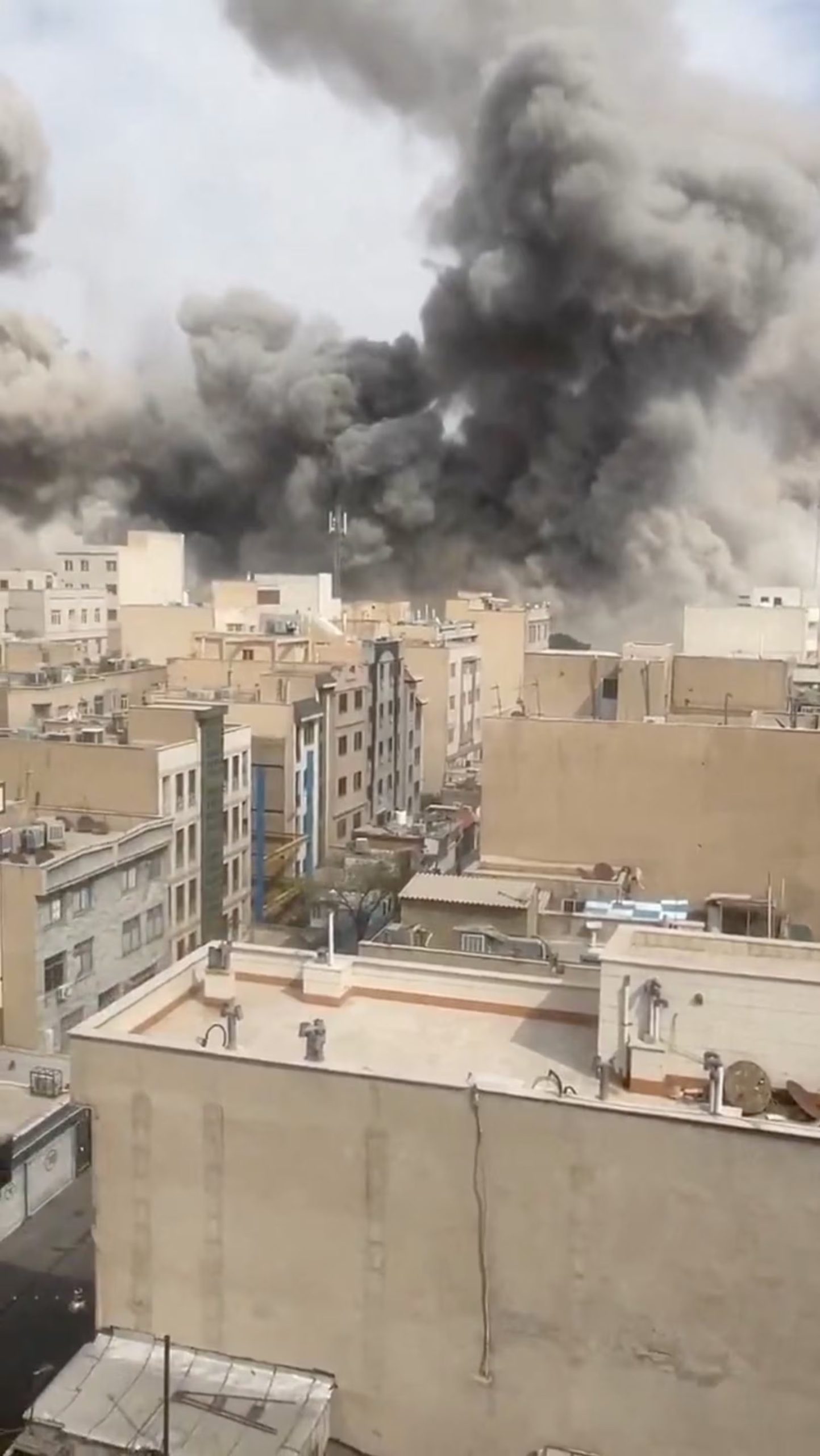 EEUU e Israel atacaron nuevos objetivos del régimen iraní (Social Media/via REUTERS)