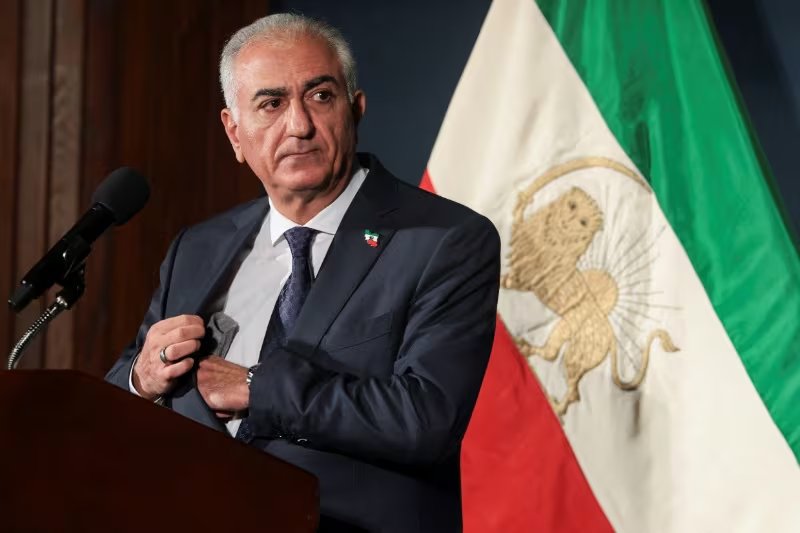 Reza Pahlavi, hijo del último sha de Irán y figura de la oposición iraní, (REUTERS/Jonathan Ernst)