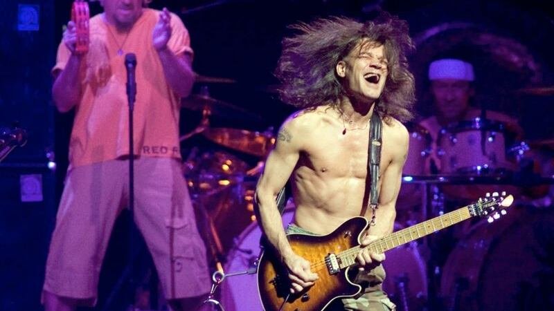 La influencia de Van Halen inspira a guitarristas y fabricantes de instrumentos, impulsando la experimentación y el avance técnico en el rock (REUTERS/Ethan Miller)
