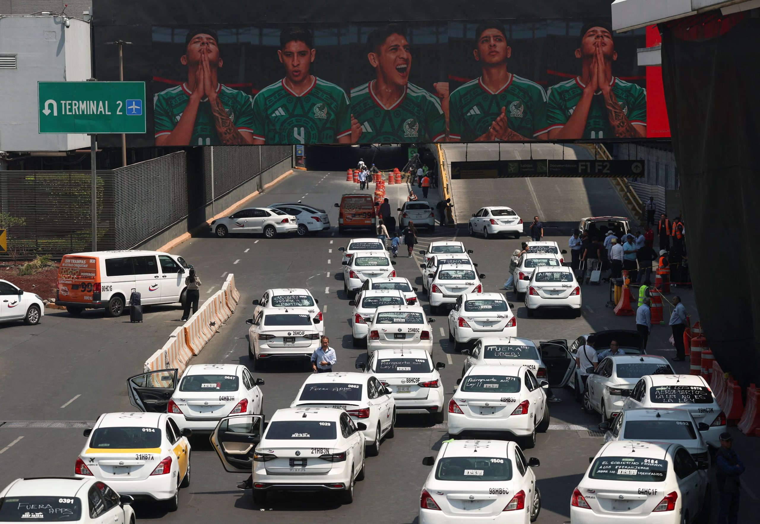 El fallo señala que el fracaso del proyecto de taxímetros digitales se debió a las acciones de Espíritu Santo y L1bre, no a actos del gobierno de la CDMX. REUTERS/Luis Cortes