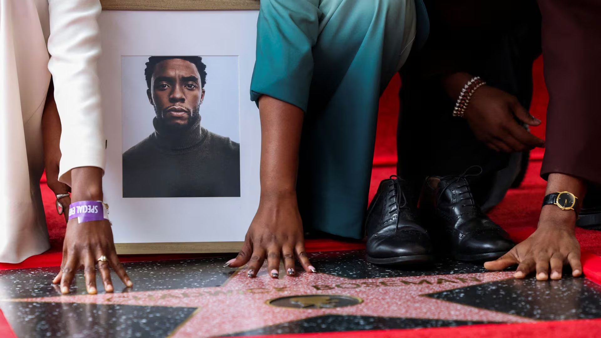 La admiración de Boseman por el legado de su esposo se refleja en cada palabra del mensaje encontrado (REUTERS/Mario Anzuoni)