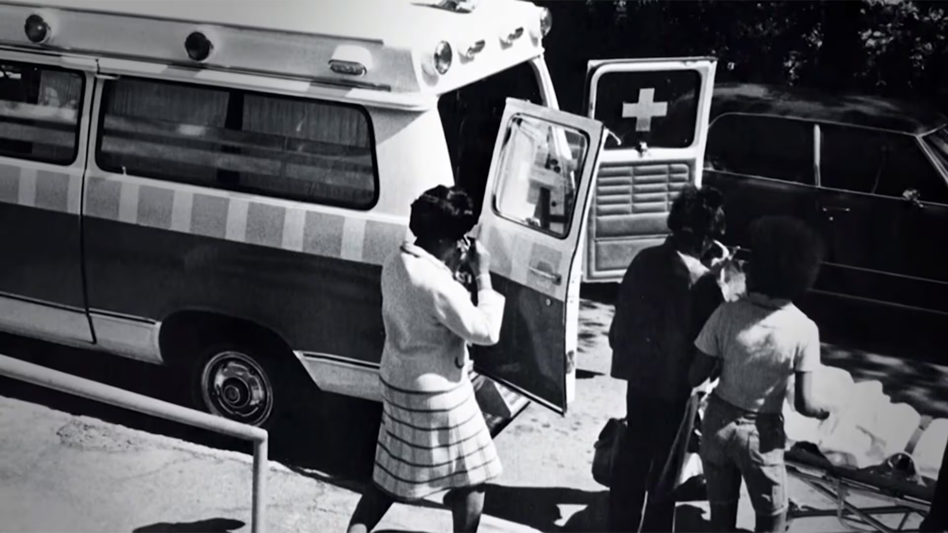 Antes de la puesta en funcionamiento de las ambulancias de Freedom House, los heridos eran trasladados hasta los hospitales en patrulleros o en morgueras