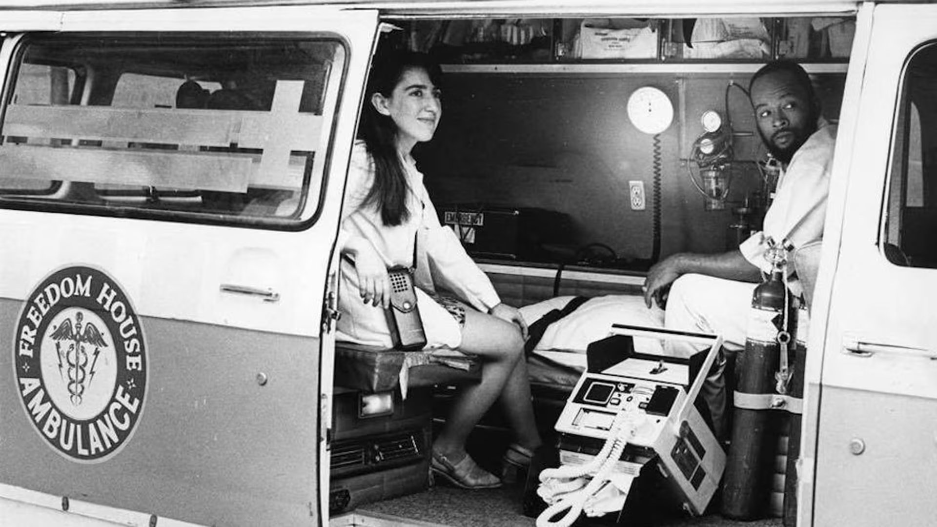 Nancy Caroline fue directora médica del servicio Freedom House y creó un manual que aún se utiliza