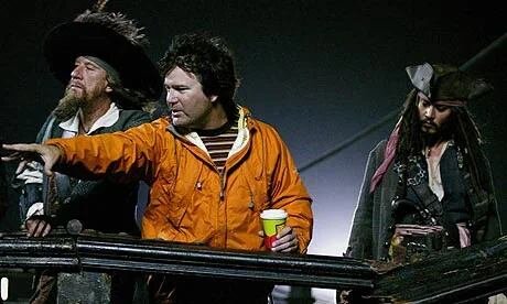 El director Gore Verbinski en el rodaje de 'Piratas del Caribe'