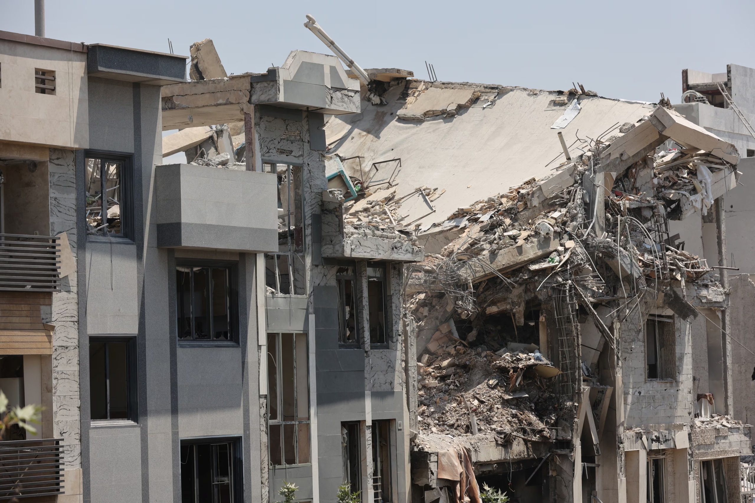El ataque aéreo israelí tenía como objetivo a altos mandos militares iraníes presentes en la instalación capitalina, según fuentes oficiales. (Majid Asgaripour/WANA (West Asia News Agency) via REUTERS)