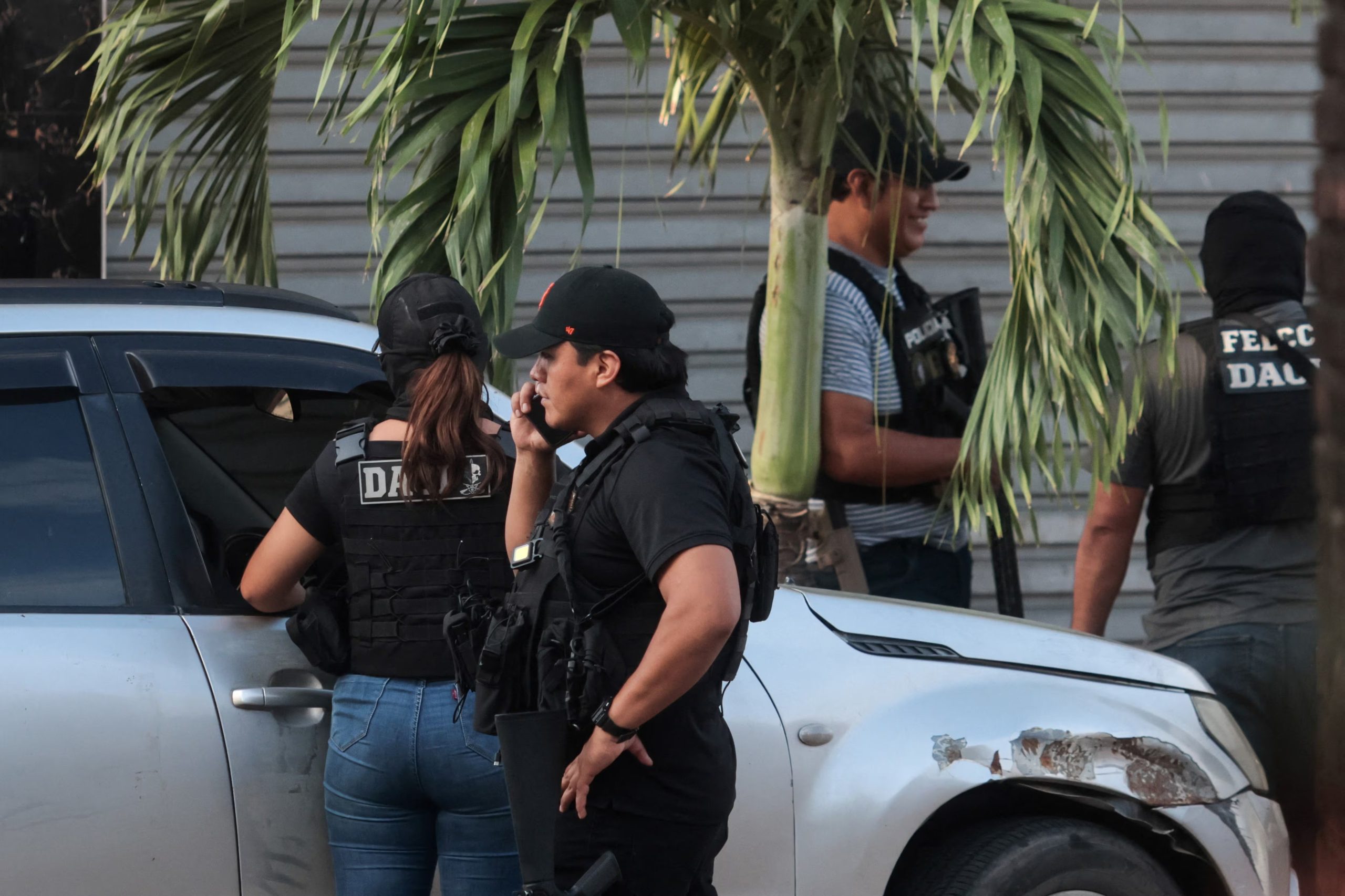 Autoridades de seguridad bolivianas llevan a cabo una operación para detener al presunto narcotraficante uruguayo Sebastián Marset, acusado de liderar el Primer Cartel uruguayo y buscado por Interpol por cargos de crimen organizado y lavado de dinero, en Santa Cruz de la Sierra, Bolivia, 13 de marzo de 2026. REUTERS/Ipa Ibáñez