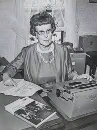 Esther Goddard, esposa de Robert, jugó un papel clave al registrar experimentos, tramitar patentes y colaborar en los lanzamientos durante décadas
(NASA)