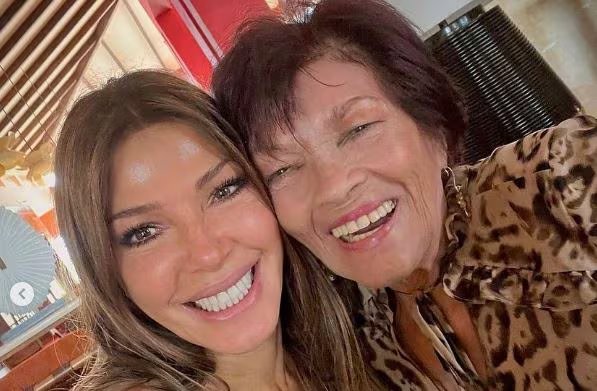 Catherine Fulop con su madre Cleopatra García