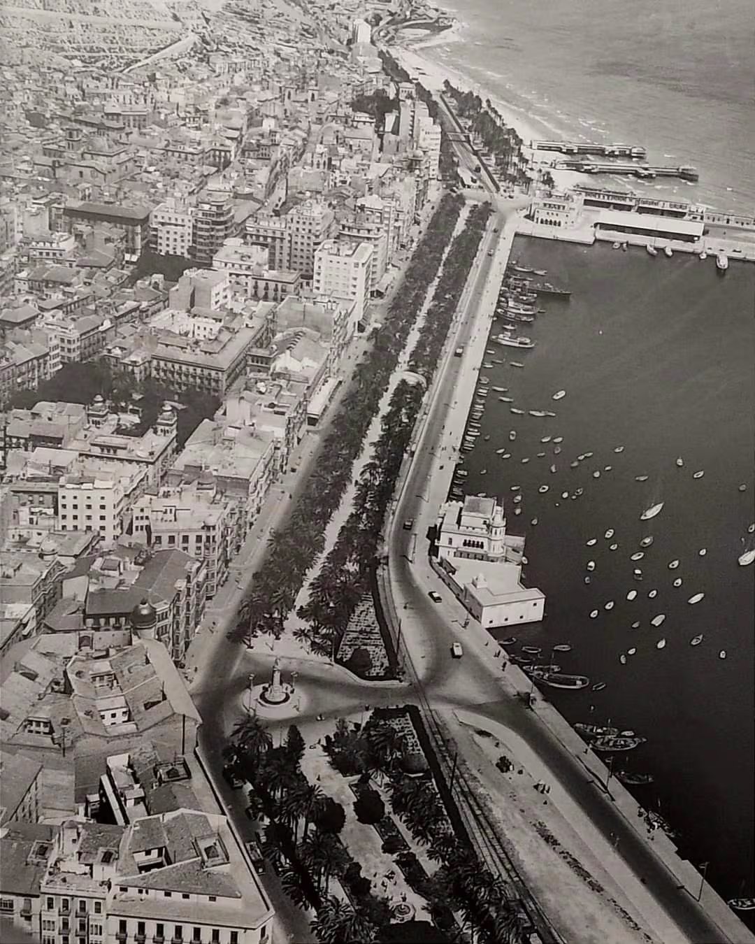 Fotografía de Alicante tomada durante la década de los 60. (Facebook)