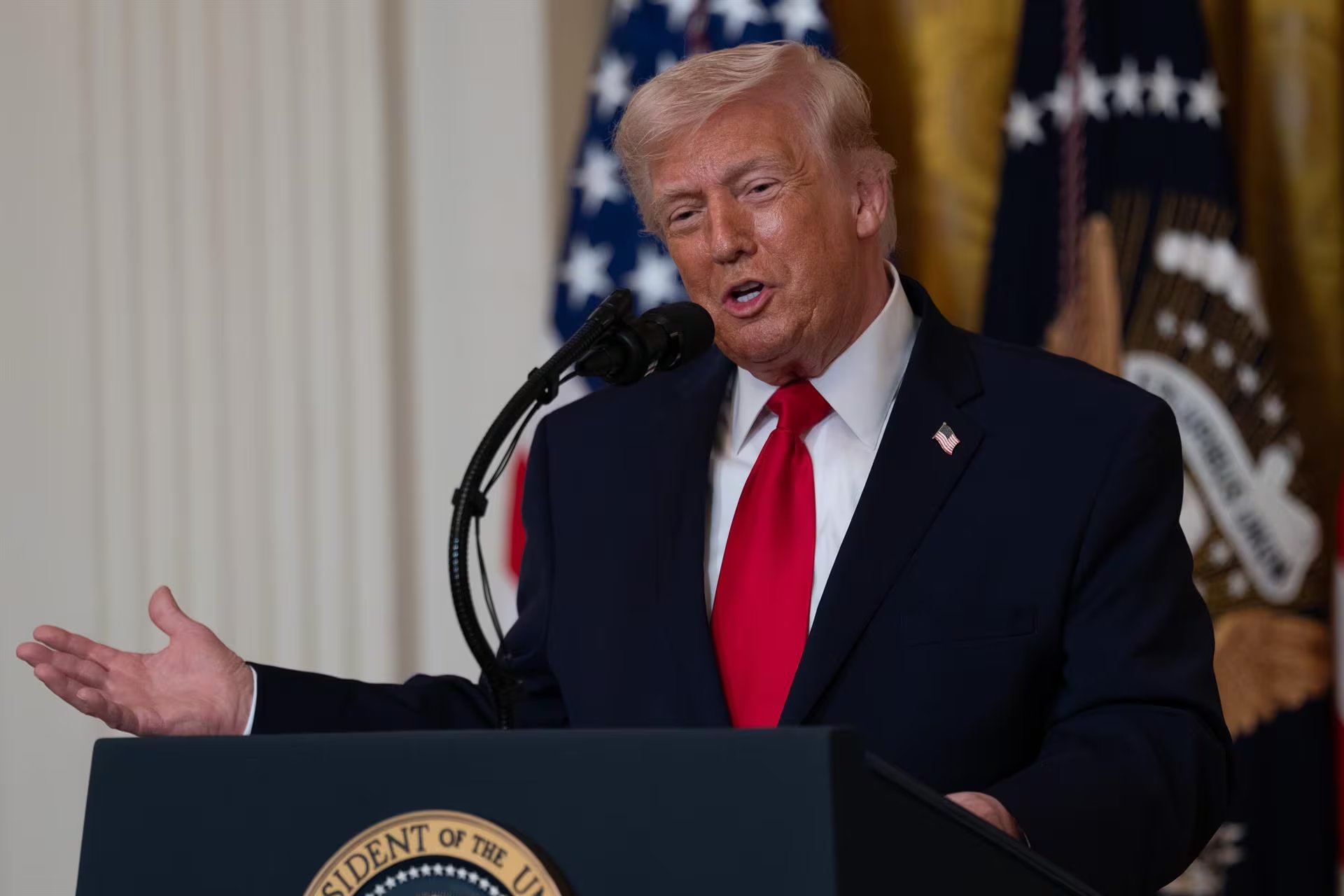 “Sheinbaum me cae muy bien, pero debería acabar con los cárteles porque, nos guste o no, los cárteles son quienes gobiernan México. No podemos permitir eso”