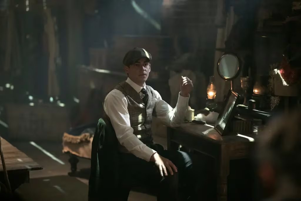 La nueva serie fusiona intriga, drama juvenil y suspense para atraer a un público diverso según Parkhill